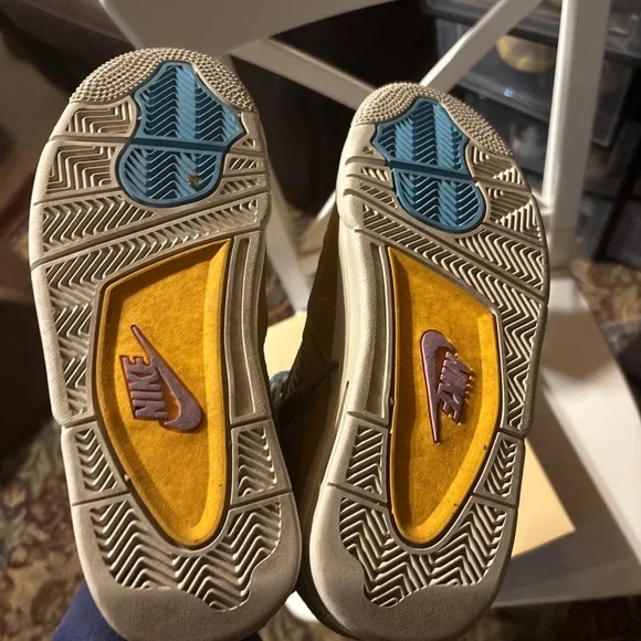 Jordan 4 Union “Dessert Moss” - Picture 7 of 9